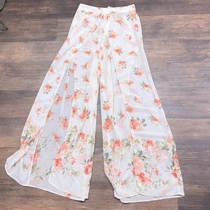 Women’s summer split leg pants size small